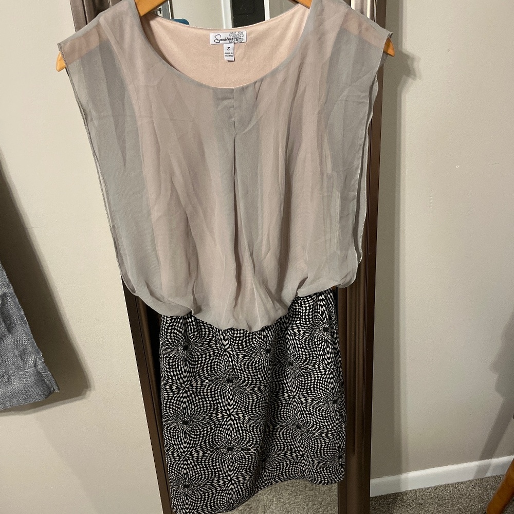 Sleeveless dress